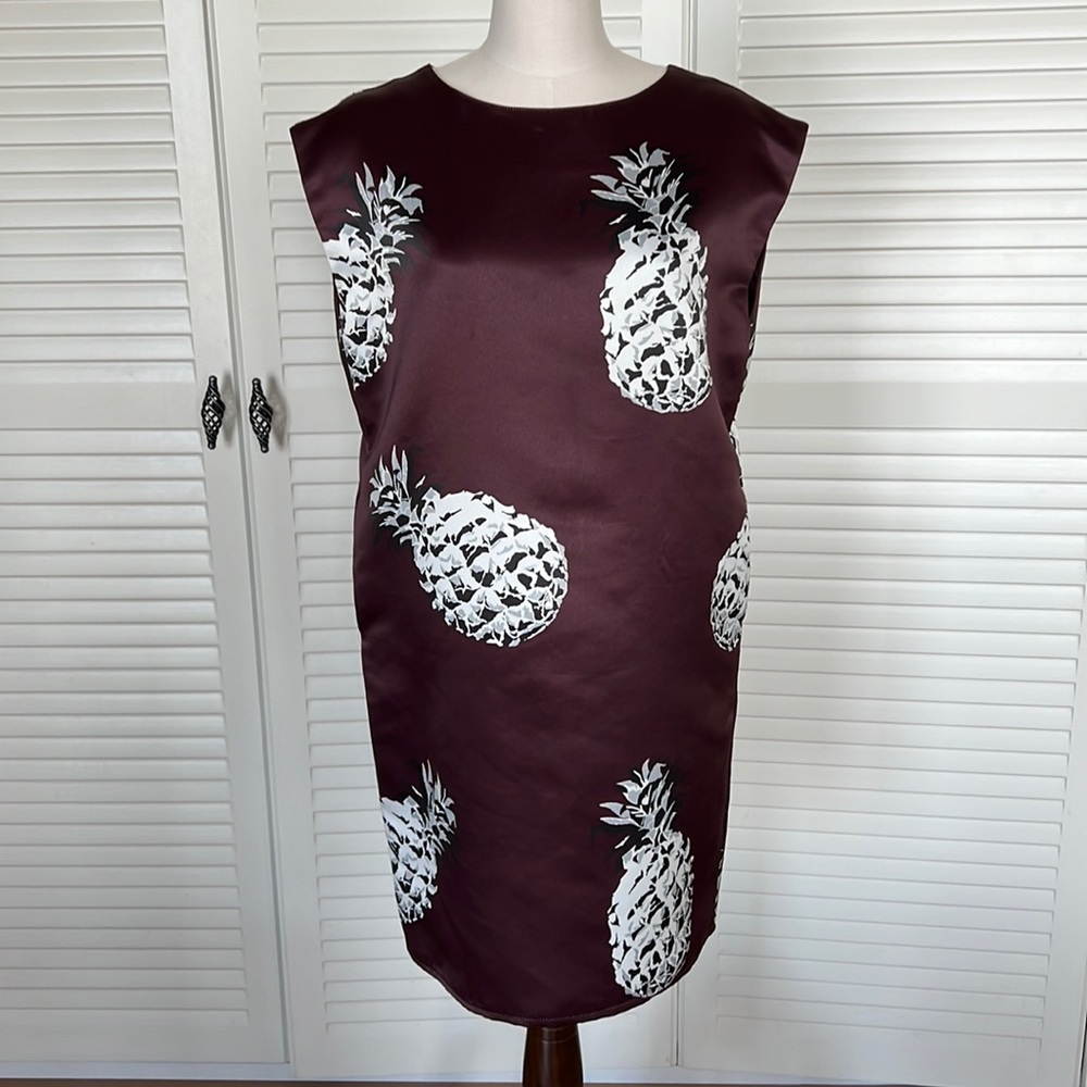 Loose fit VERY comfortable dress in satin
